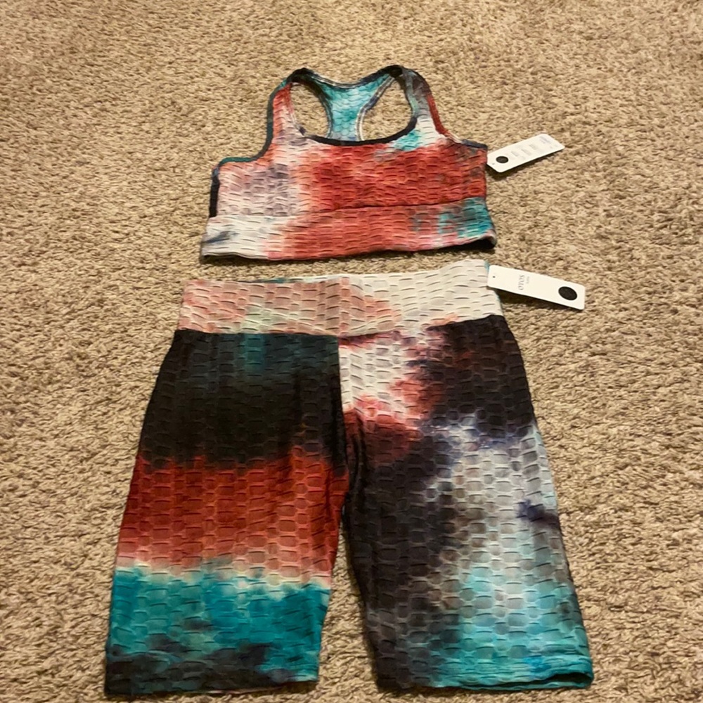 NWT’s workout outfit! Gorgeous